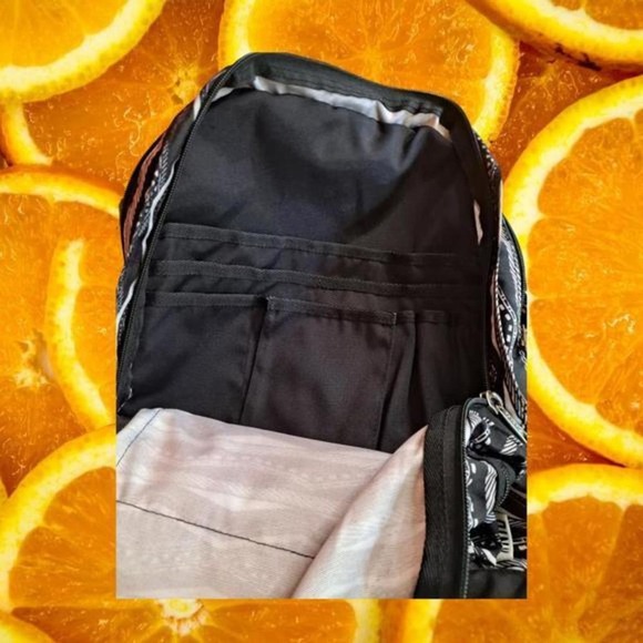 Black and White Design Backpack‎ - Picture 4 of 5